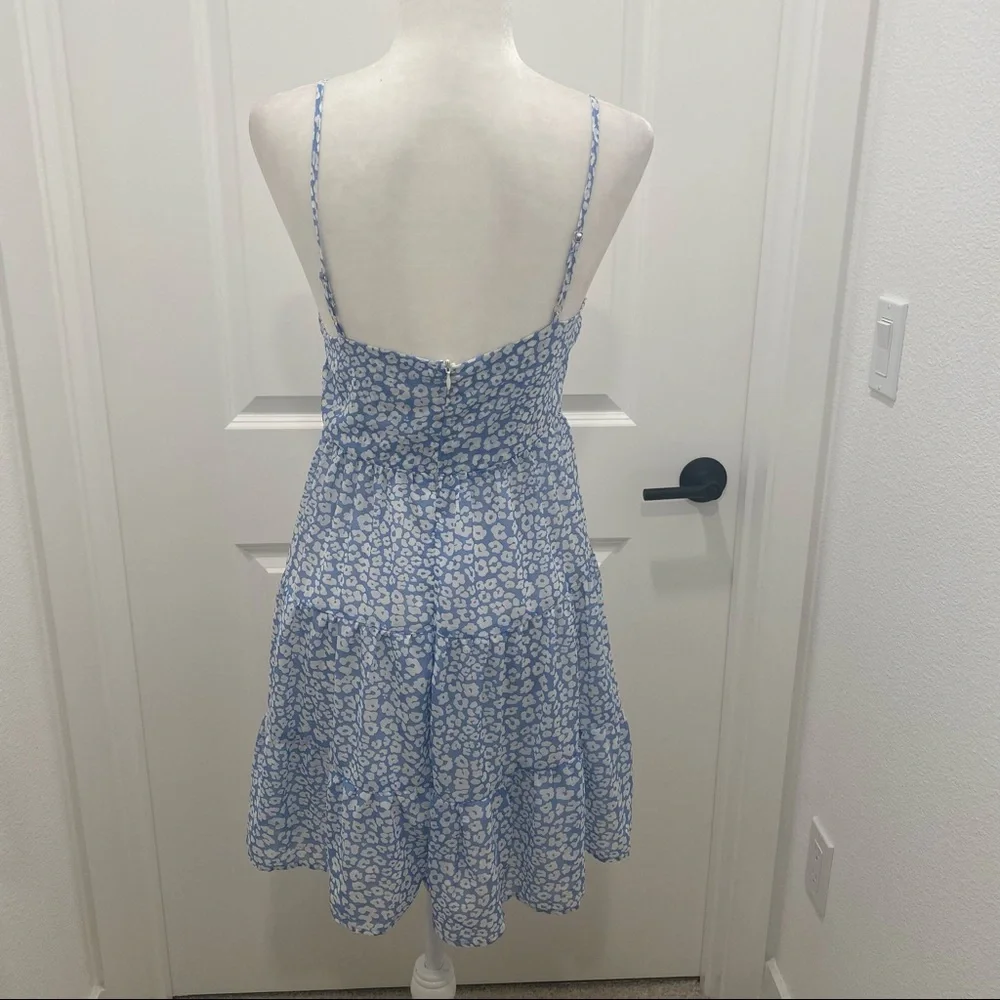 N/A blue white